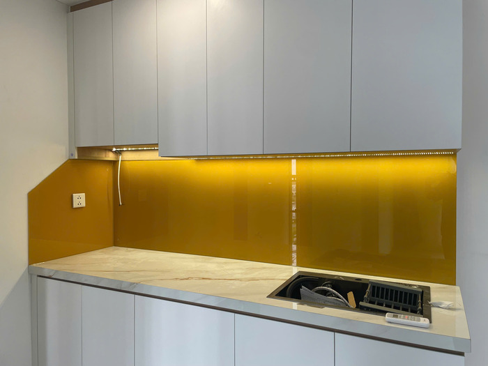 Kính ốp Bếp 8 Ly